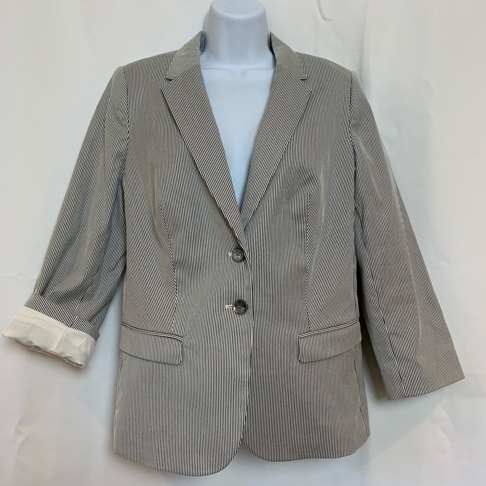 NWOT Limited Blue Pinstripe Blazer Roll Sleeve SzM